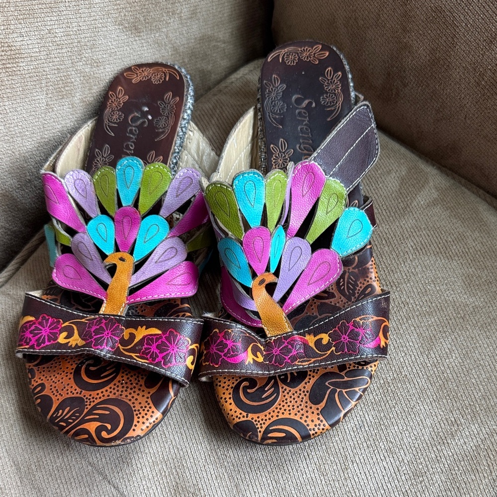Serengeti Multicolor Peacock Applique Slide Sandals - Brown Base